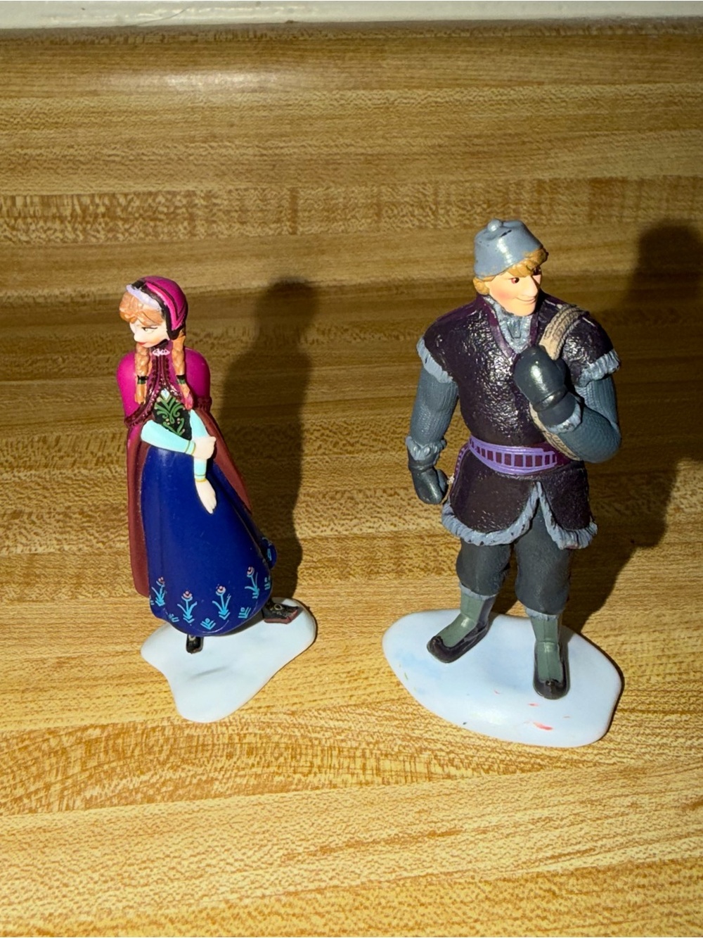 Disney Anna and Kristoff action figure play figurine toys